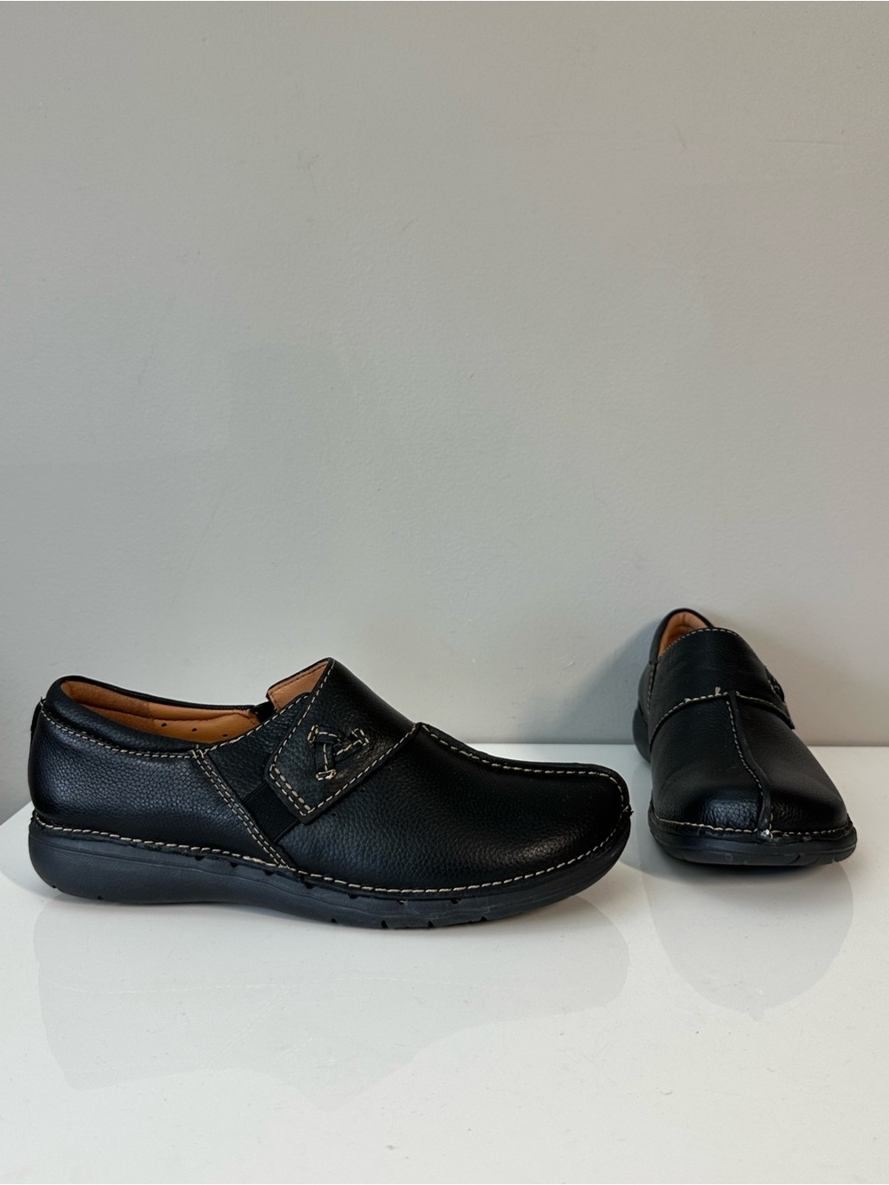 Clarks Un Loop Ave Slip On Black Leather Loafer Size 9 Comfort Casual